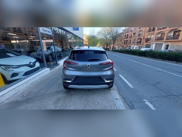Renault Captur 1.3 TCE 140CV foto 6